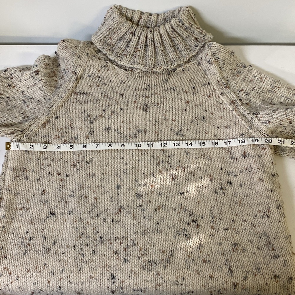 Beautiful hand knit oversize sweater, gorgeous fall colours no size or care tags - Picture 5 of 8